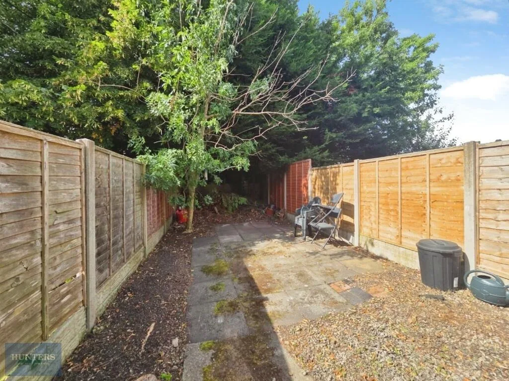 5 bedroom terraced house for rent