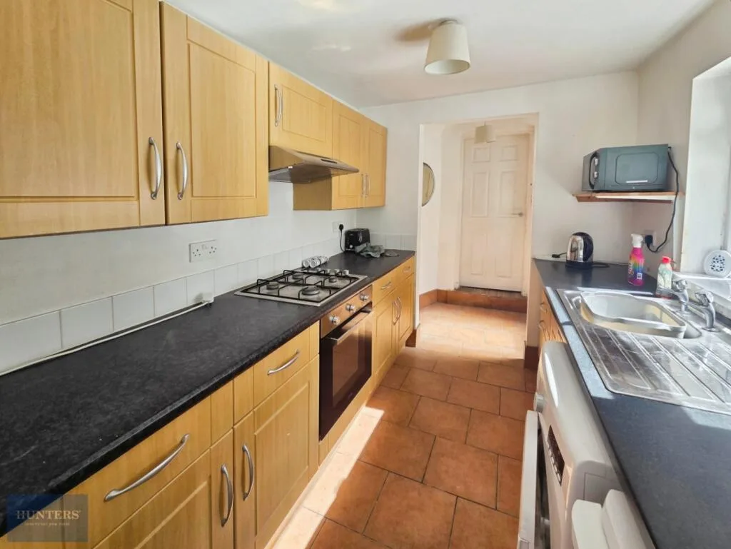 5 bedroom terraced house for rent