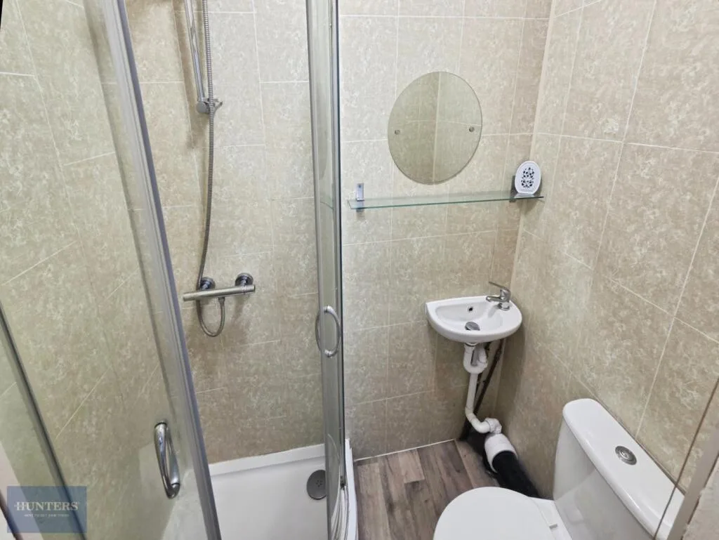5 bedroom terraced house for rent