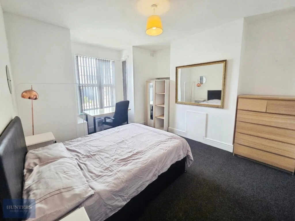 5 bedroom terraced house for rent