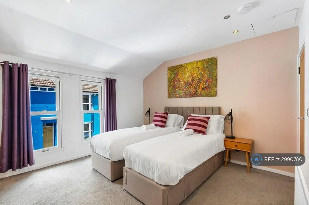 2 bedroom detached house for rent