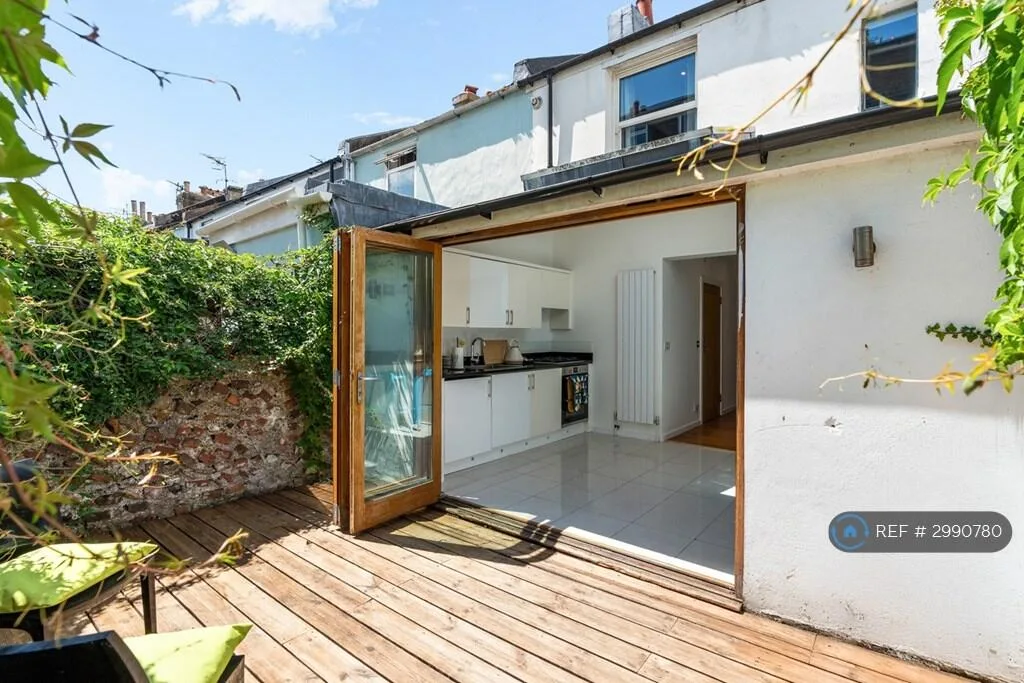2 bedroom detached house for rent