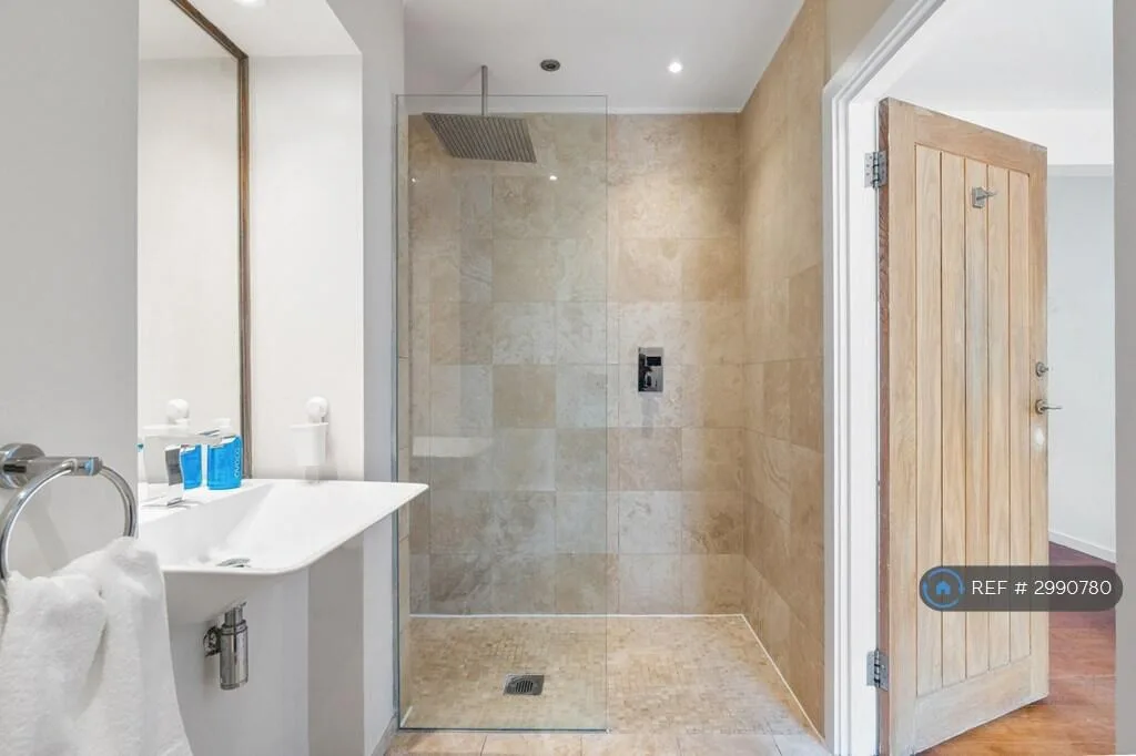 2 bedroom detached house for rent