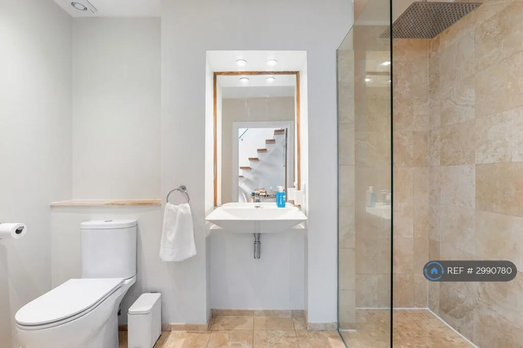 2 bedroom detached house for rent