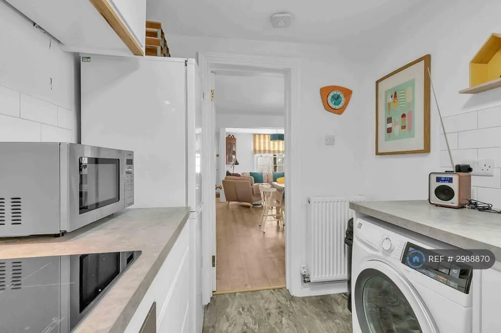 2 bedroom semi-detached house for rent