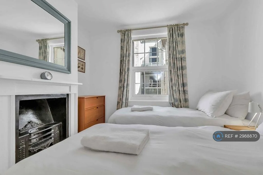 2 bedroom semi-detached house for rent