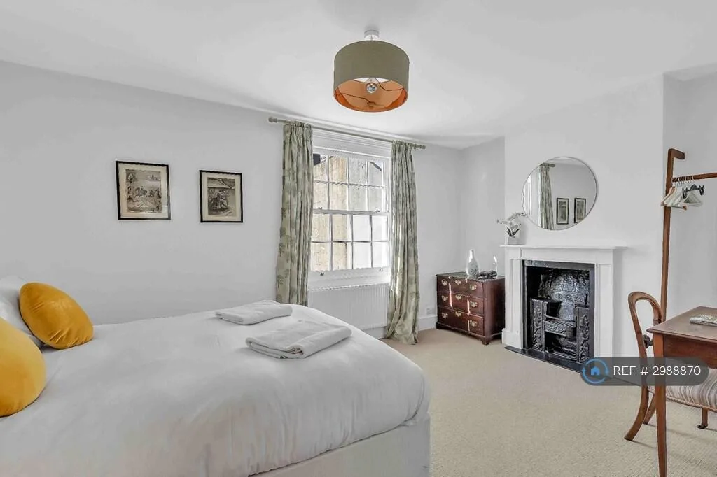 2 bedroom semi-detached house for rent
