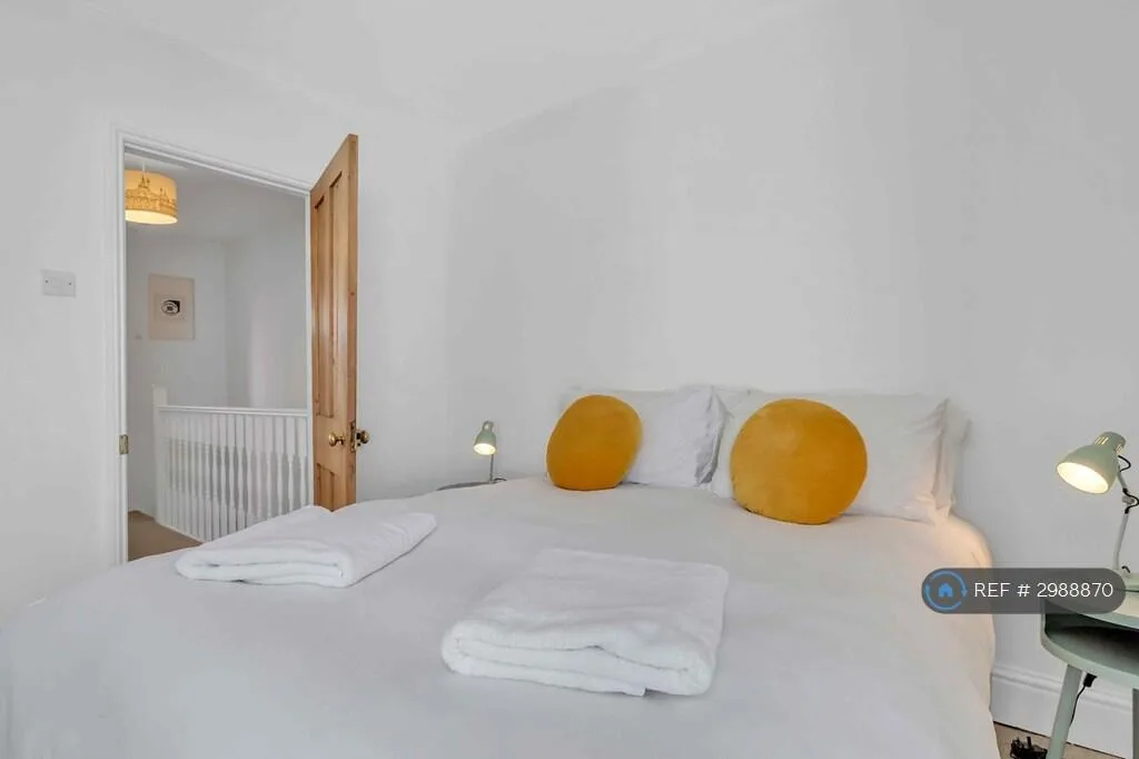 2 bedroom semi-detached house for rent