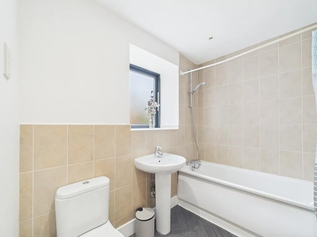 4 bedroom terraced house for rent