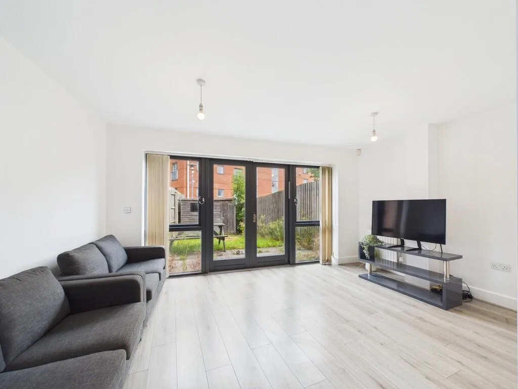 4 bedroom terraced house for rent