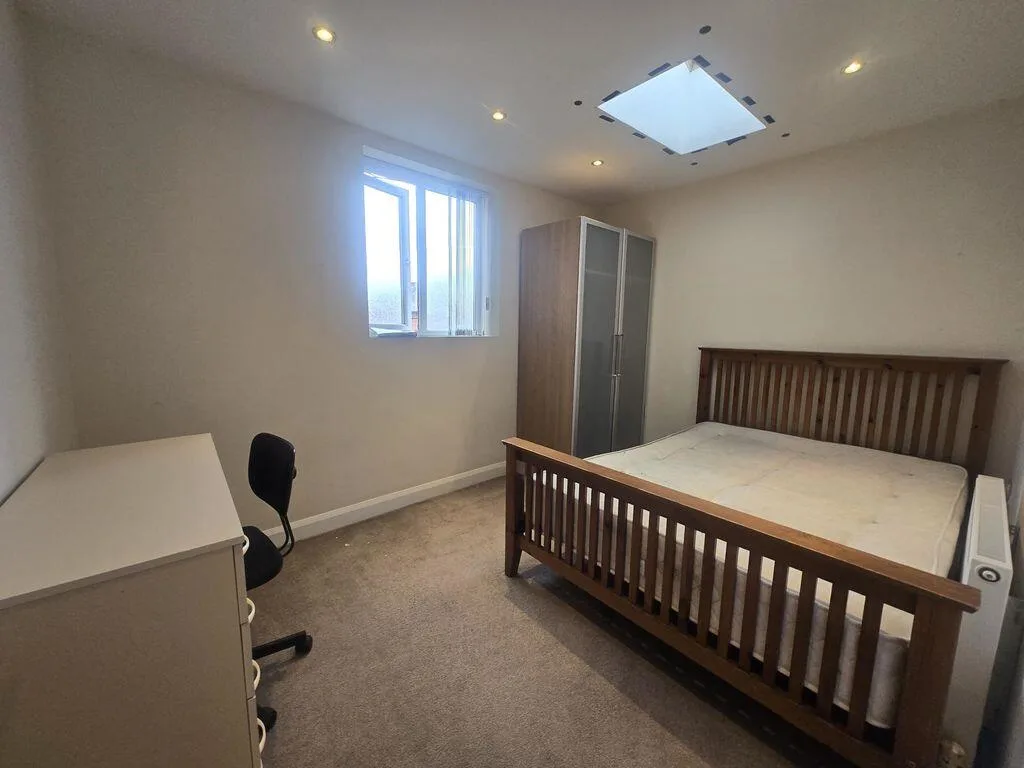 3 bedroom flat for rent
