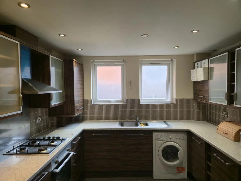 3 bedroom flat for rent