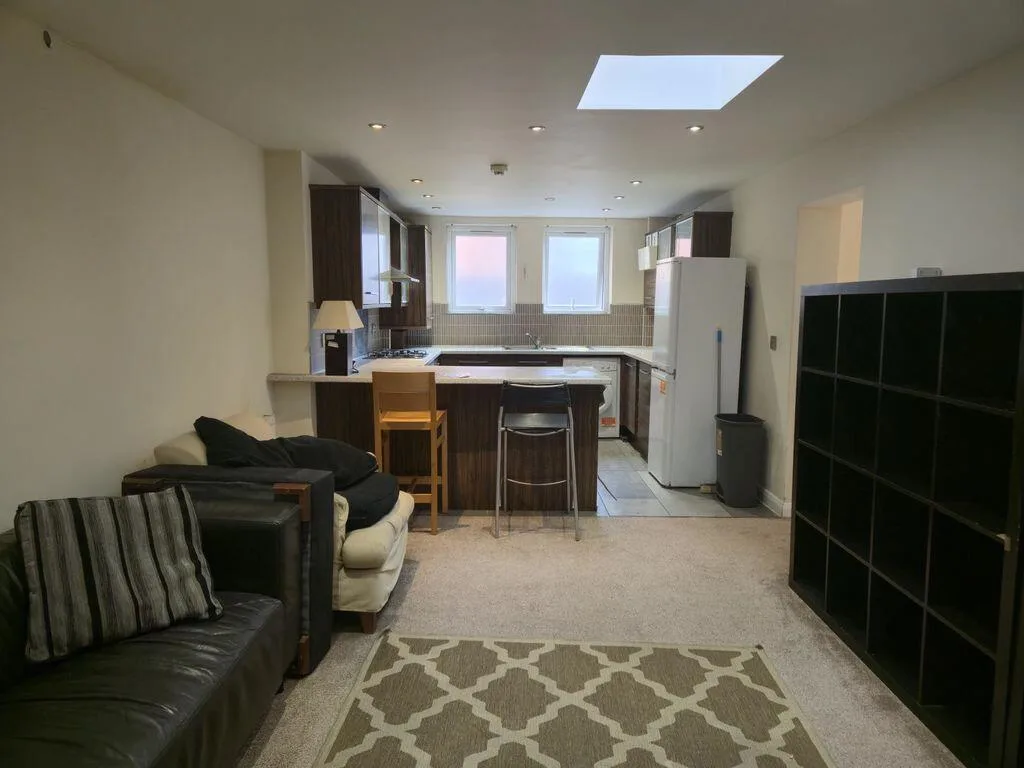 3 bedroom flat for rent
