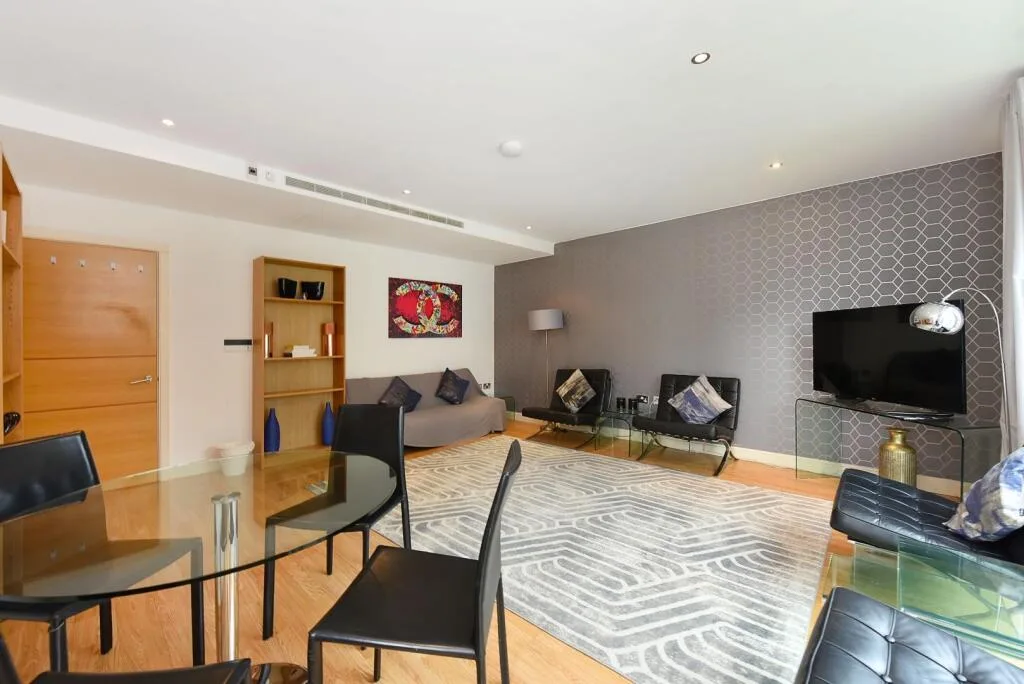 3 bedroom flat for rent