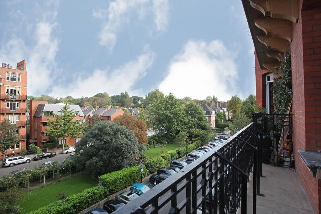 5 bedroom flat for rent
