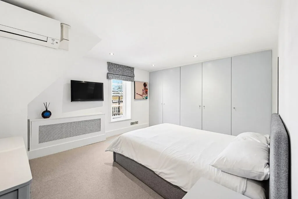 5 bedroom terraced house for rent
