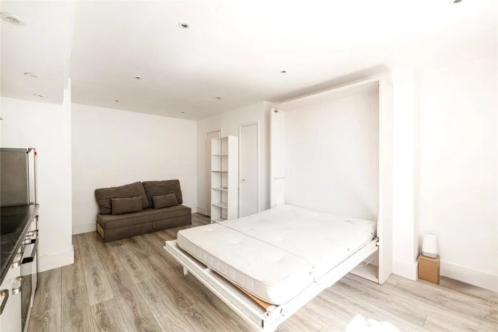 Studio flat for rent