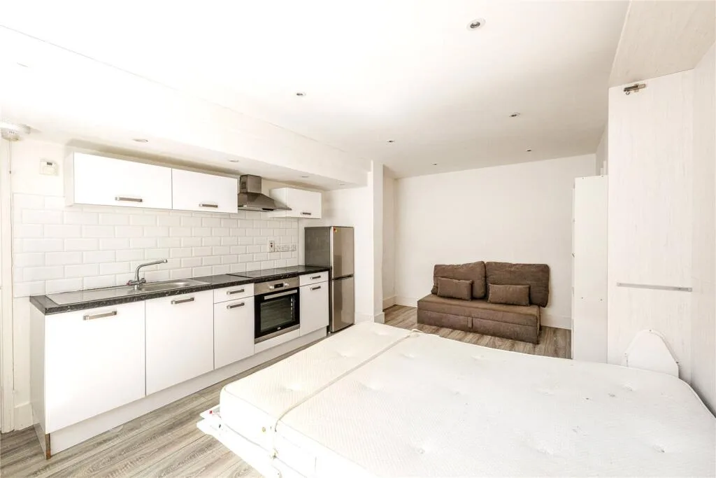 Studio flat for rent