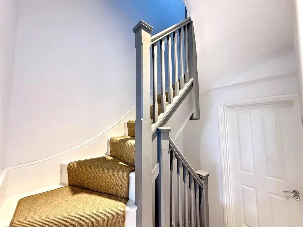 2 bedroom house for rent