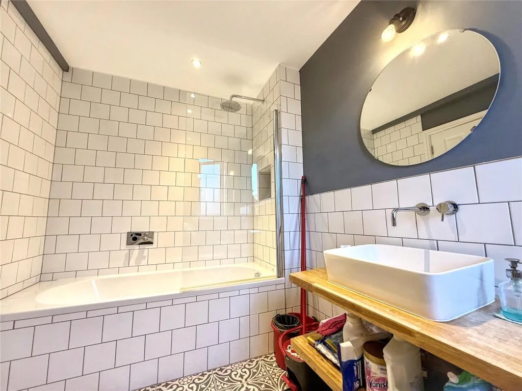 2 bedroom house for rent