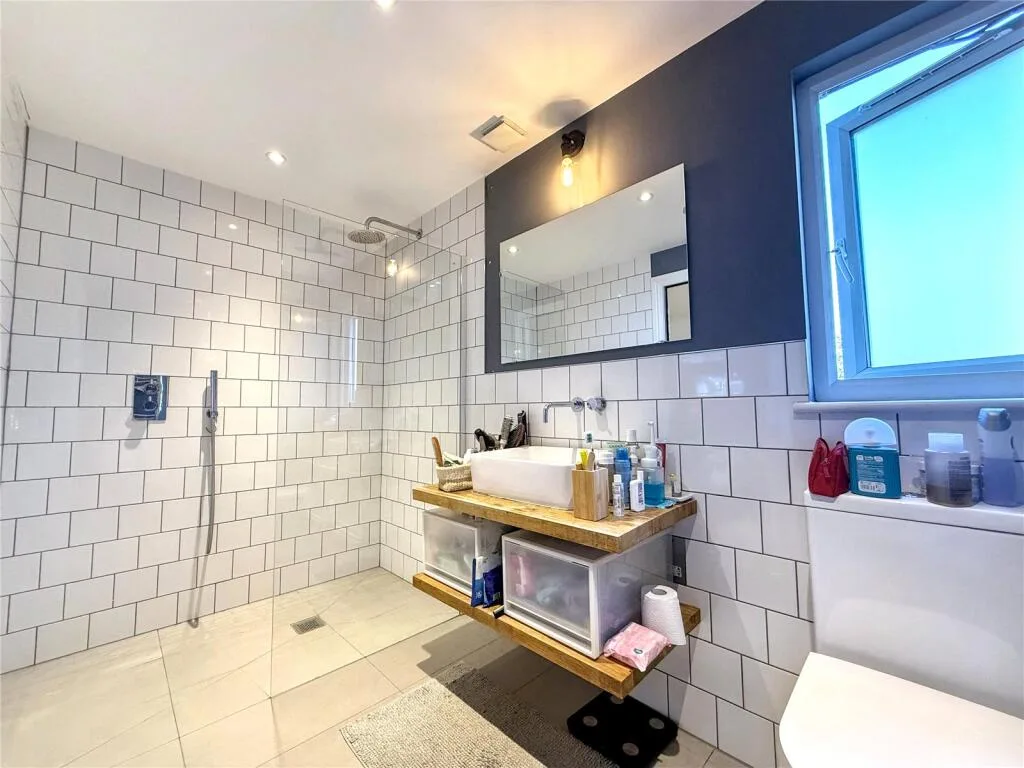 2 bedroom house for rent