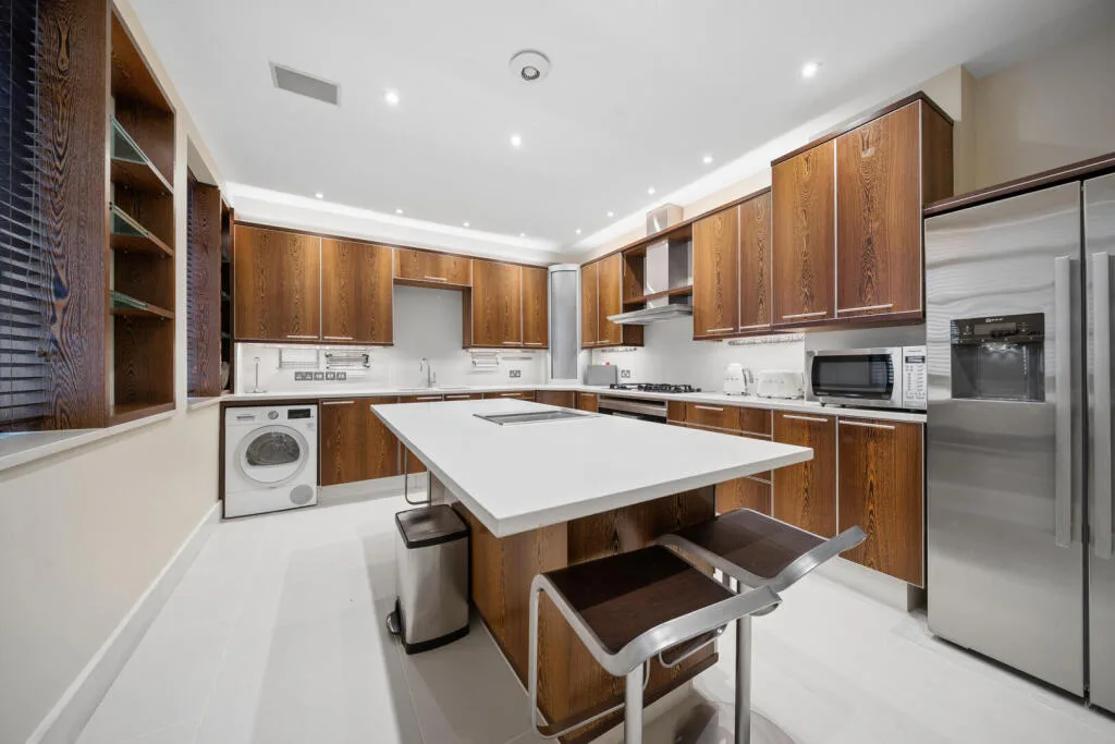3 bedroom flat for rent