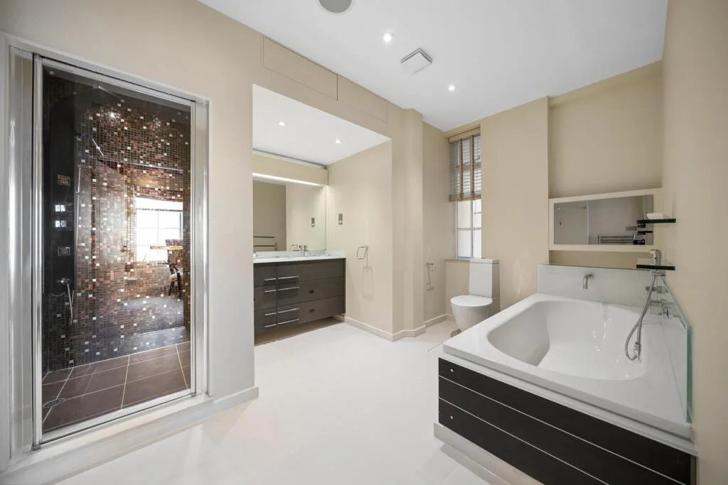 3 bedroom flat for rent