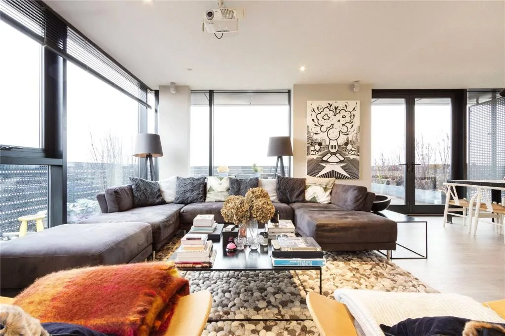 2 bedroom penthouse for rent