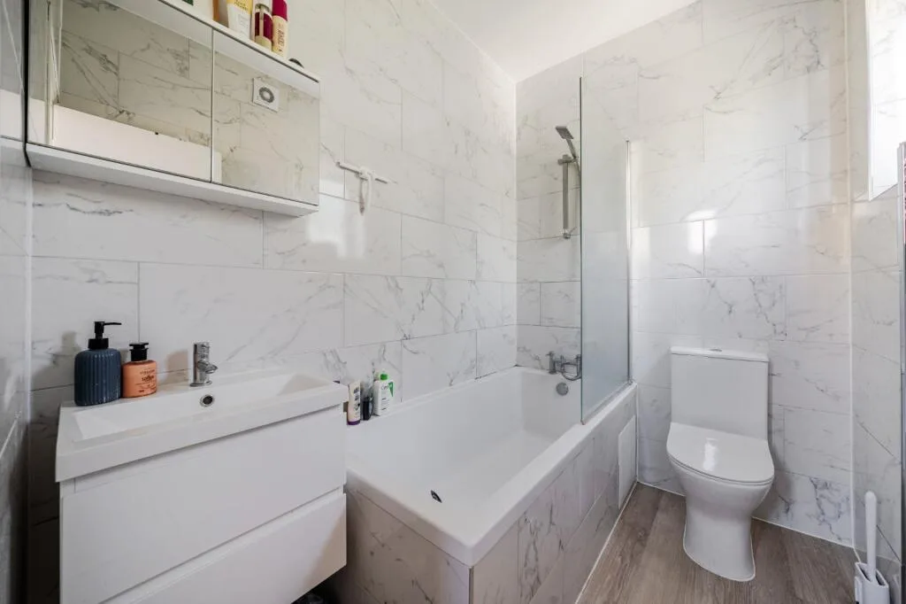 1 bedroom maisonette for rent