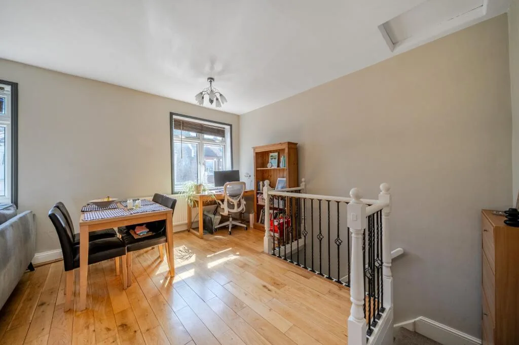 1 bedroom maisonette for rent