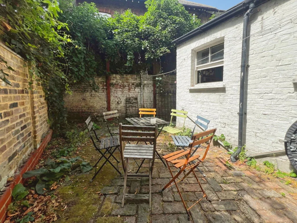 4 bedroom terraced house for rent