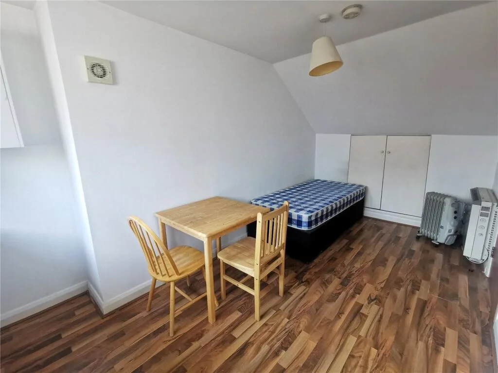 Studio apartment for rent