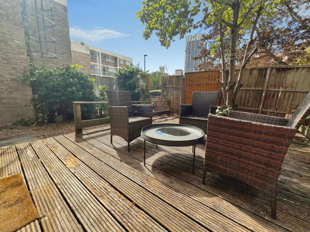 2 bedroom ground floor flat for rent