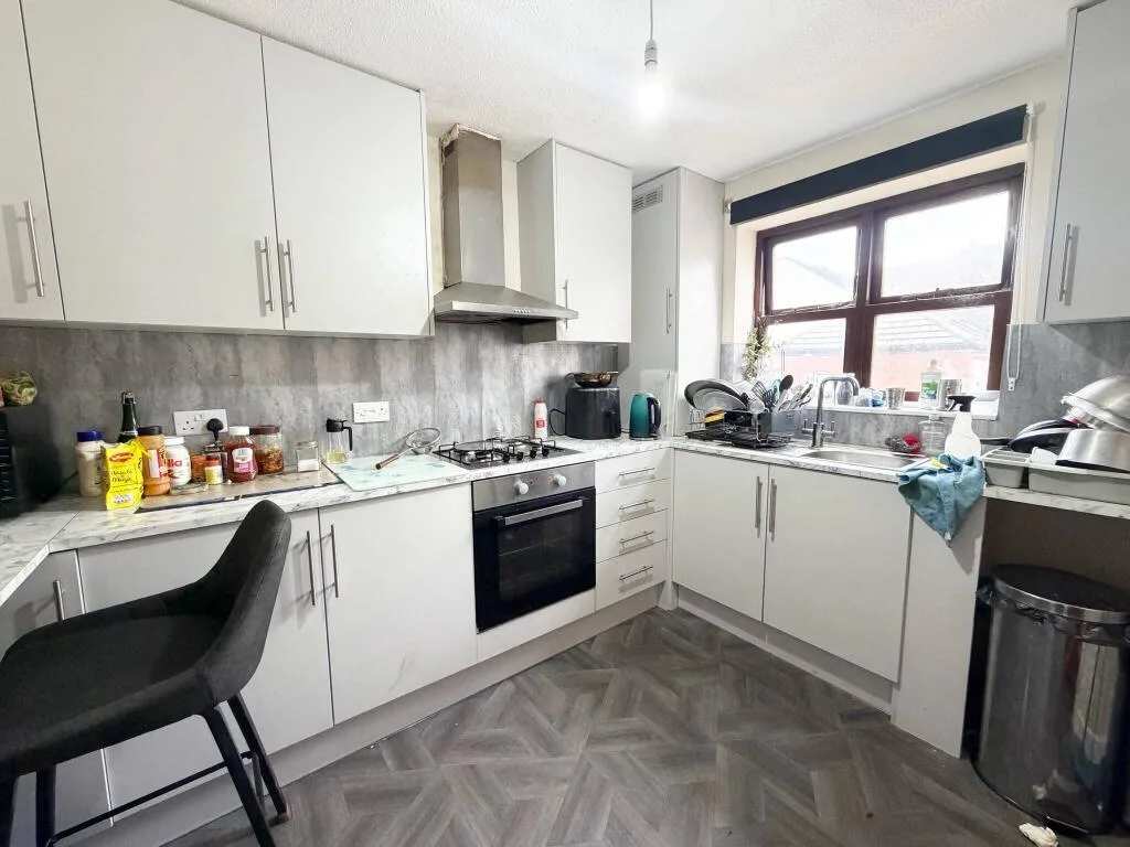 3 bedroom end of terrace house for rent