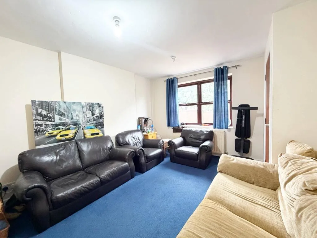 3 bedroom end of terrace house for rent