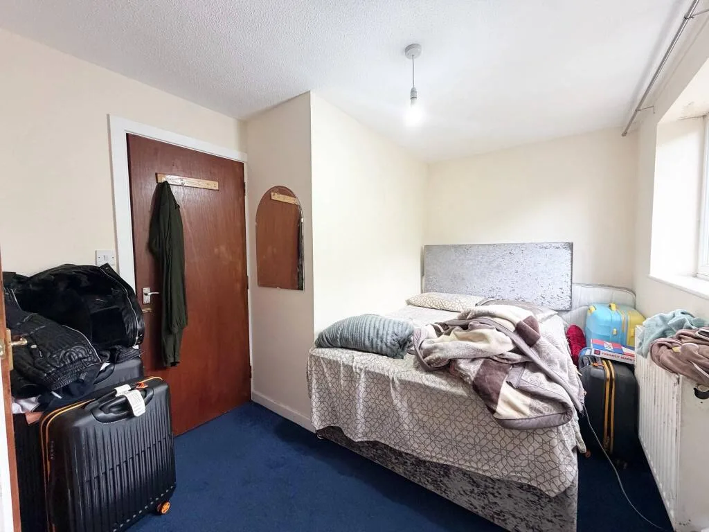 3 bedroom end of terrace house for rent