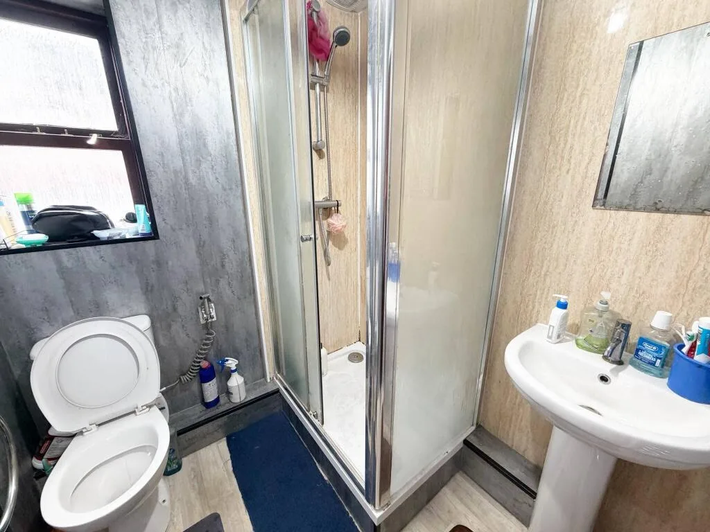 3 bedroom end of terrace house for rent