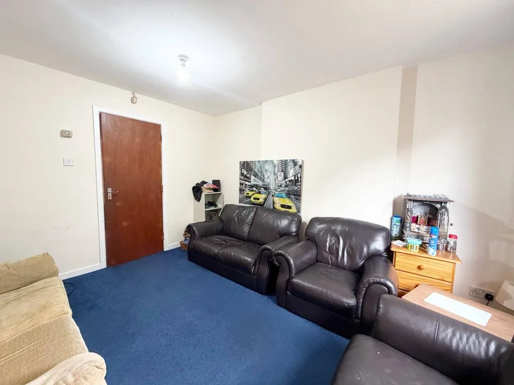 3 bedroom end of terrace house for rent