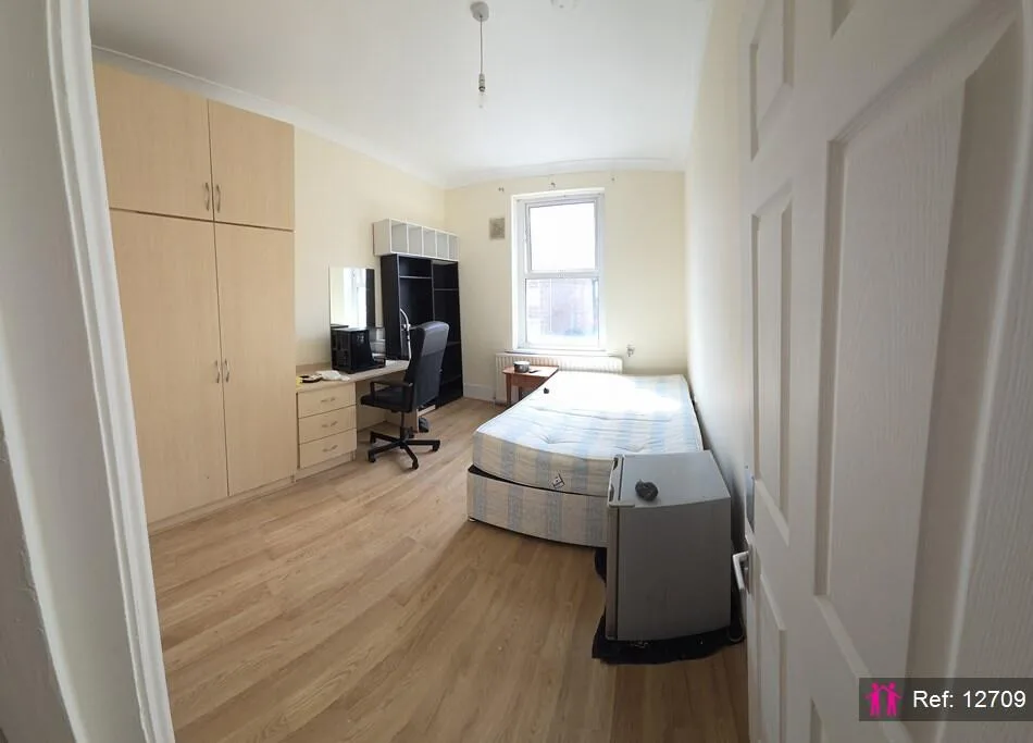 5 bedroom apartment for rent