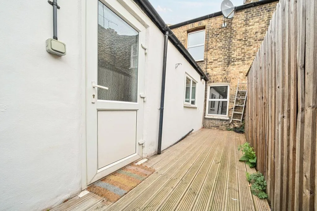 2 bedroom terraced house for rent