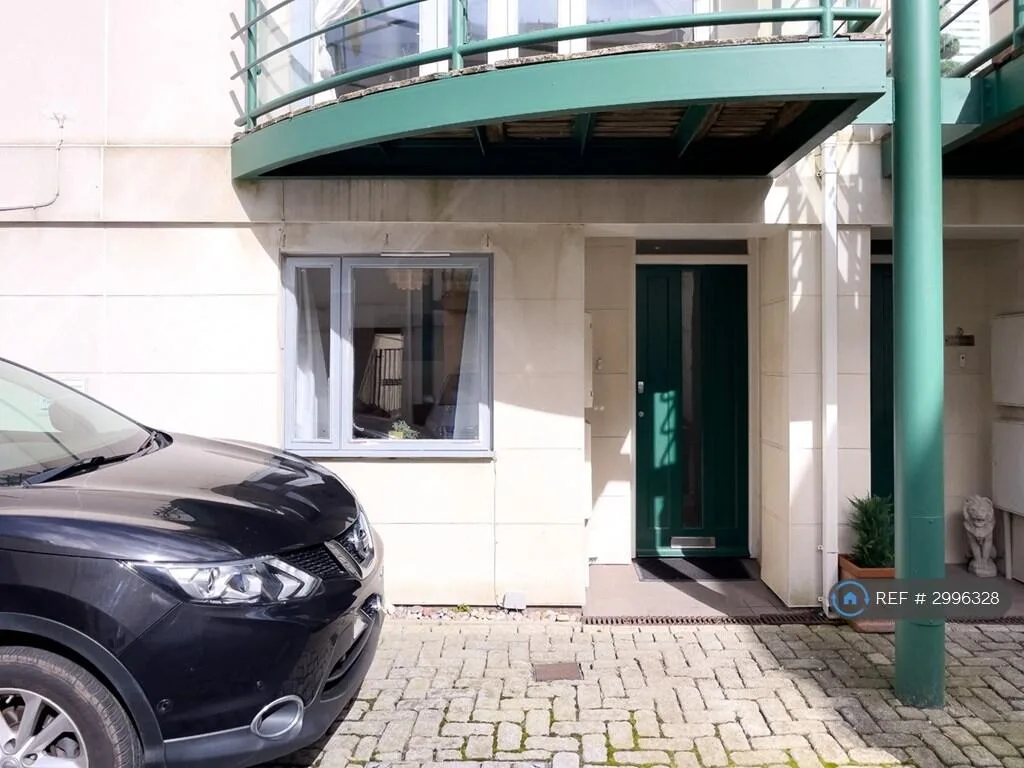 4 bedroom terraced house for rent