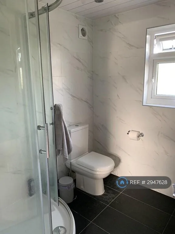 3 bedroom end of terrace house for rent