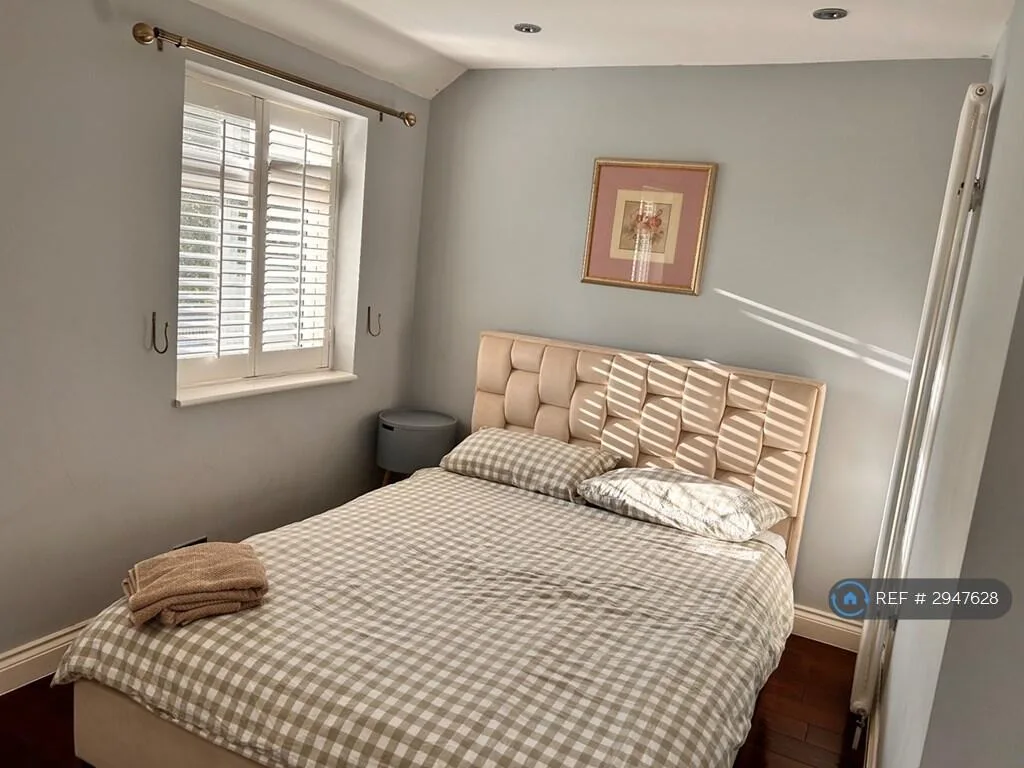 3 bedroom end of terrace house for rent
