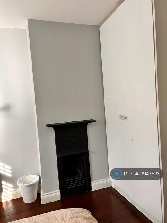 3 bedroom end of terrace house for rent