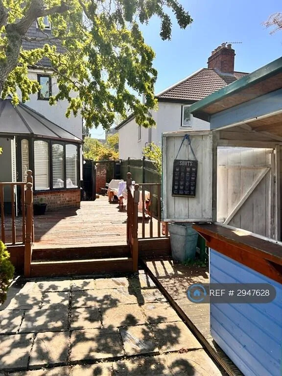 3 bedroom end of terrace house for rent