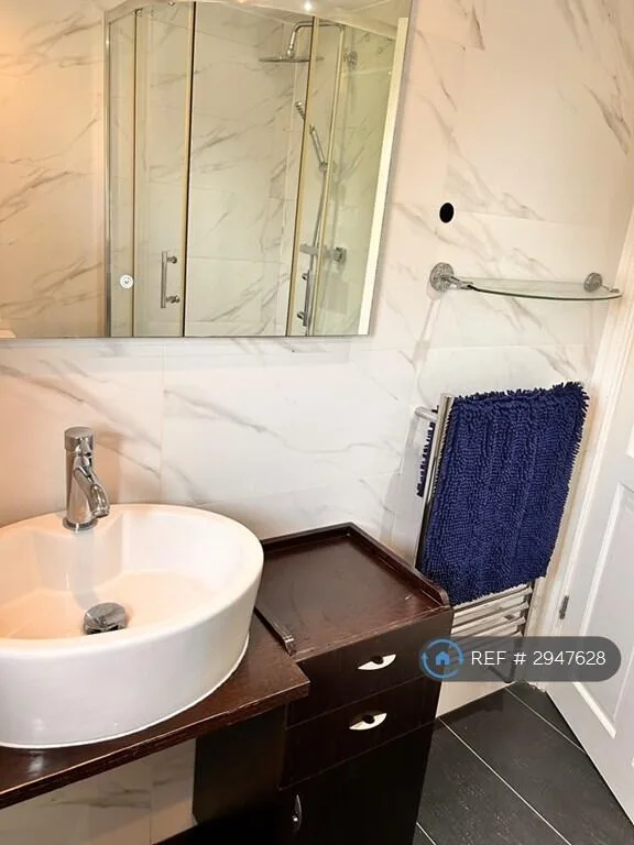 3 bedroom end of terrace house for rent
