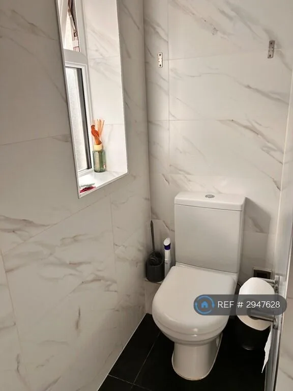 3 bedroom end of terrace house for rent