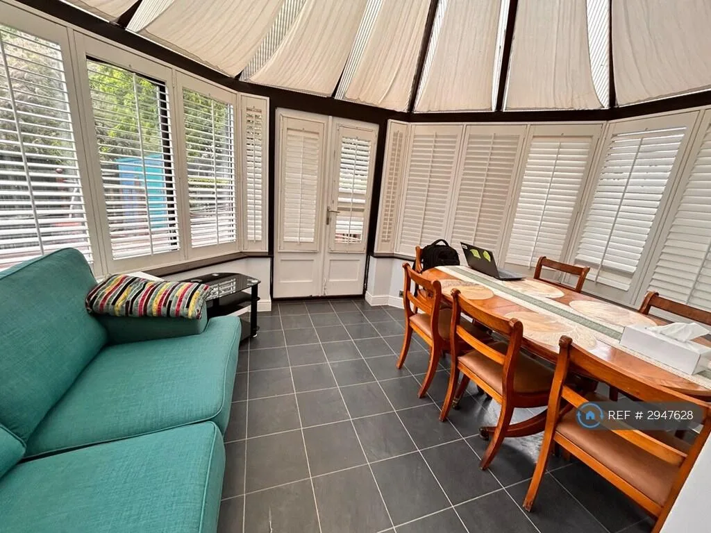 3 bedroom end of terrace house for rent
