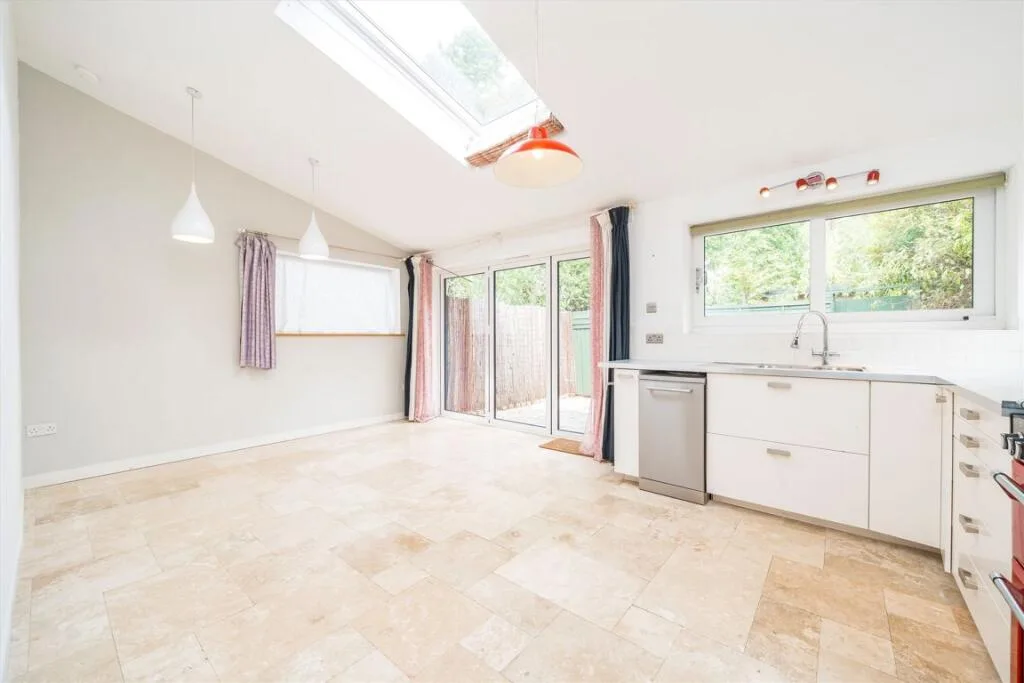 3 bedroom detached house for rent