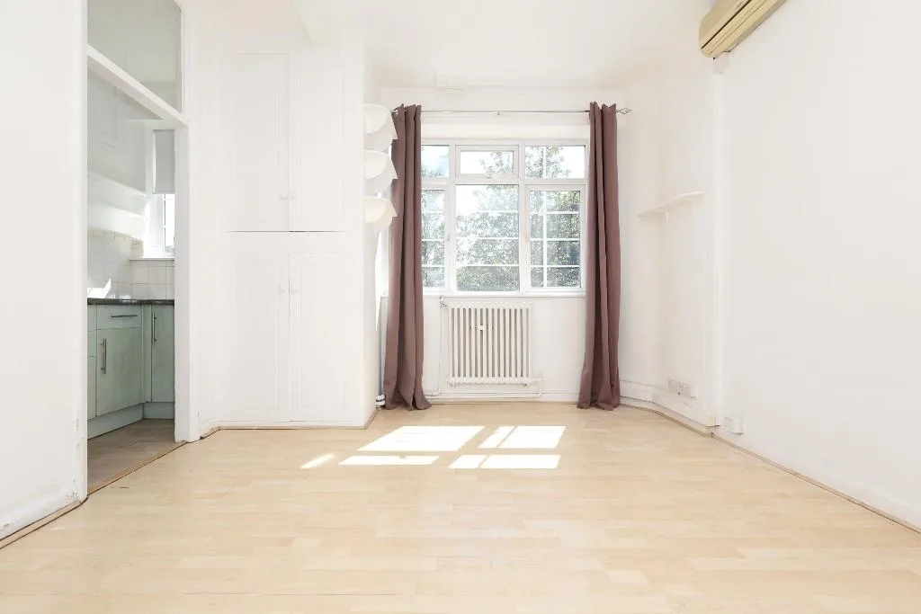 Studio flat for rent